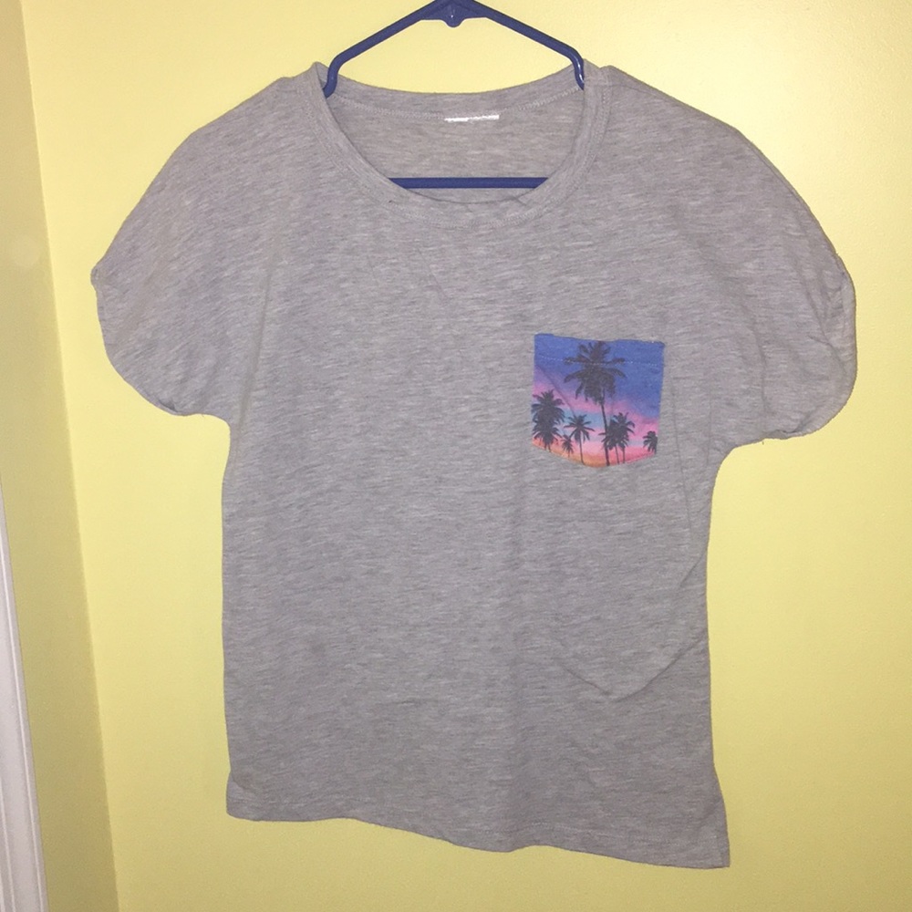 grey pocket T-shirt with graphic